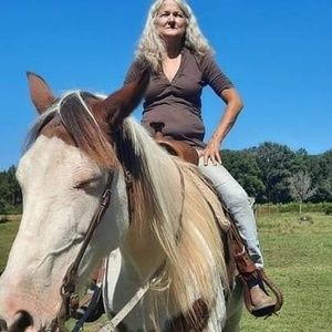 Meet your Posher, Denise